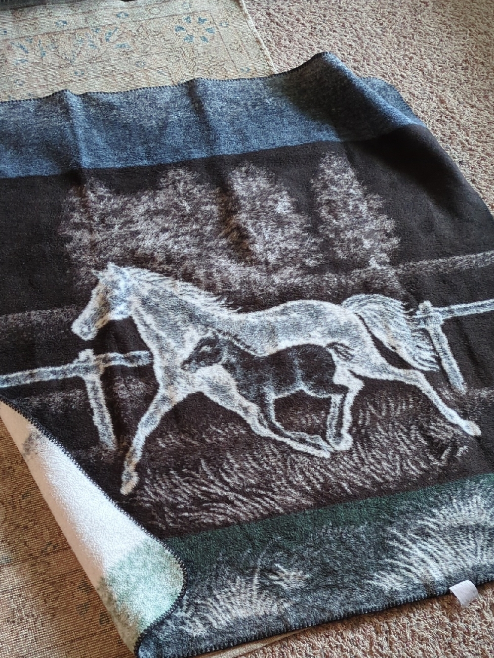 Reversible Vintage EarthRagz Horse Heavy Throw Blanket